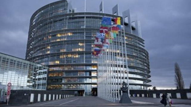 Евродепутатите ще обсъдят с Европейската комисия на днешното пленарно заседание