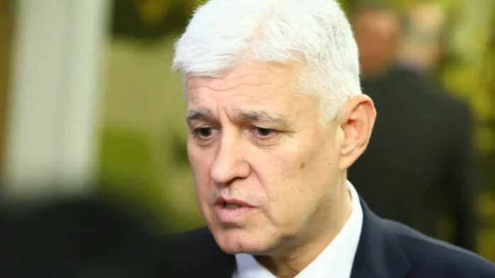 Няма как да бъдат сменяни шефовете на служби през 3