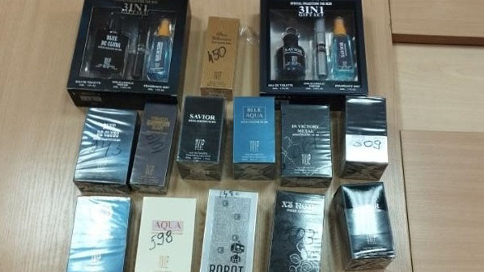 Голямо количество фалшиви парфюми задържаха митническите служители от ТД Митница Варна