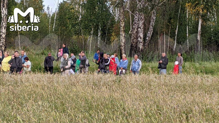 В Русия самолет кацна аварийно в поле, няма пострадали сред пътниците и екипажа