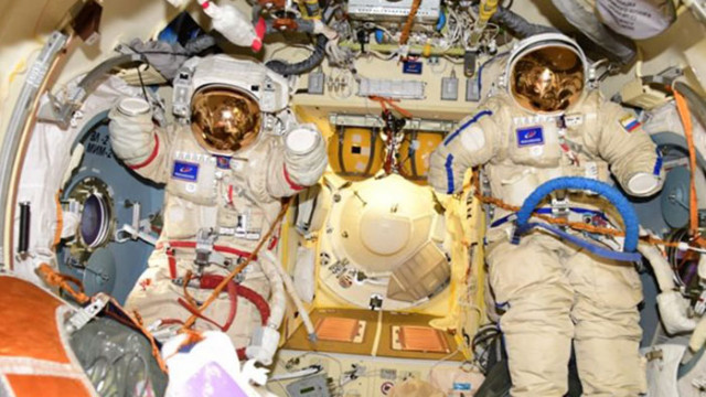 Руски космонавти с рекорд за най-дълъг престой на МКС за една мисия