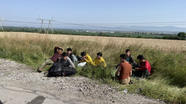 Полицията залови група нелегални мигранти край Казичене  Това съобщи националното радио