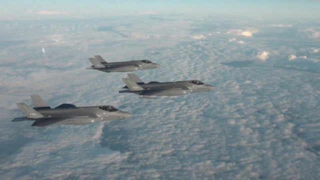 Четири изтребителя F 35 кацнаха в четвъртък във въздушна база в Дания в
