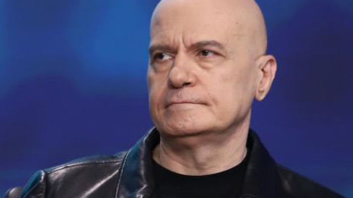 Слави Трифонов: Аз бих реагирал доста по-брутално от Милена Славова, ако видя това със знамето