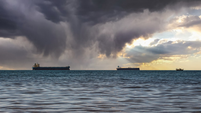 Два товарни кораба се насочиха към украинските пристанища в събота  каза