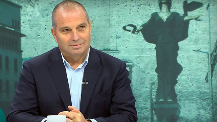 Андрей Цеков сам трябва да си подаде оставката. Това заяви