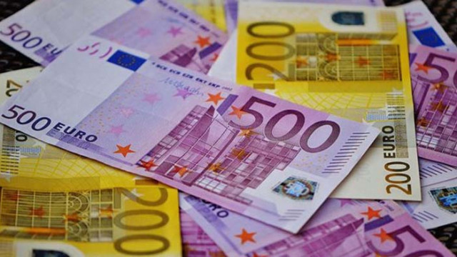 Курсът на еврото днес остана под прага от 1 07 долара