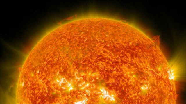 Индийска космическа станция започна проучвания на Слънцето
