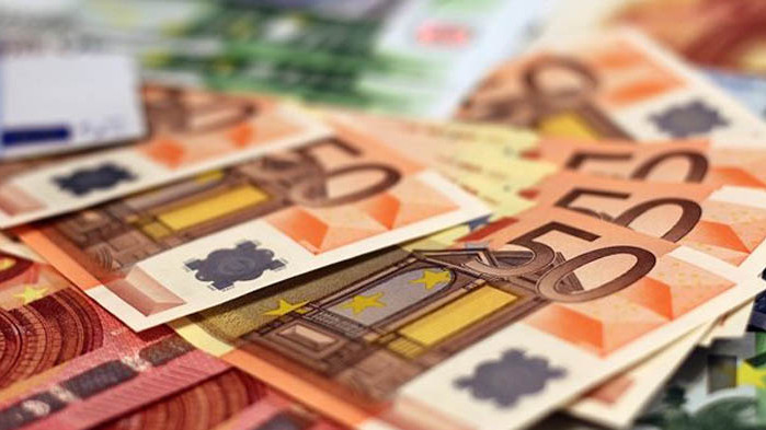 Еврото се срина до най-ниската си стойност от март