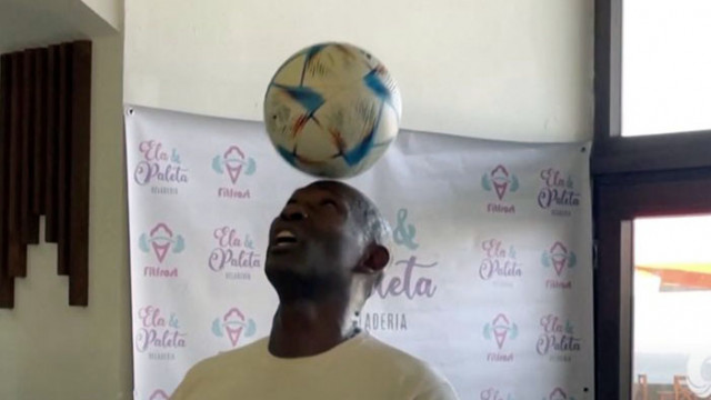 Кубинец изпрати футболна топка във въздуха 12 237 пъти за един час (ВИДЕО)