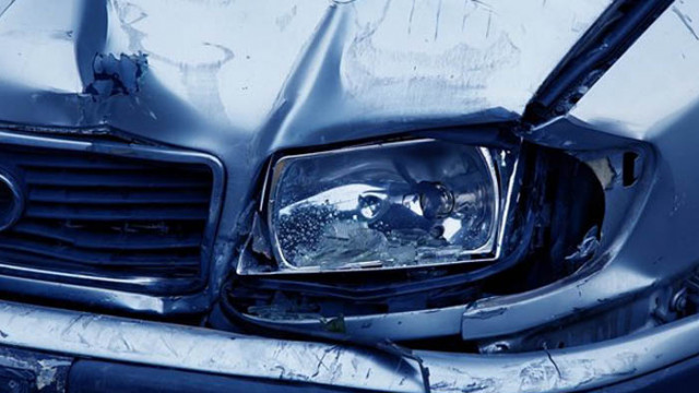 Две коли катастрофирали във Варна, една жена е загинала