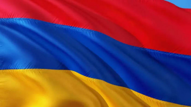Стотици автомобили се насочват към Армения от Нагорни Карабах след