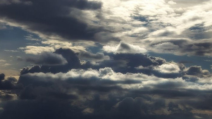 Учени откриха микропластмаса в облаците