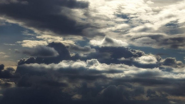Японски учени потвърдиха че са открили микропластмаса в облаците и