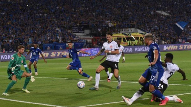 УЕФА оповести глобите за Левски след мачовете в плейофния кръг