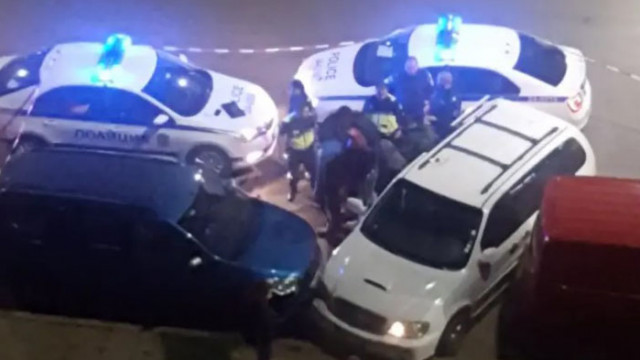 Кола с мигранти катастрофира след гонка в полицията в София