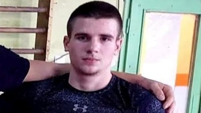 Ученикът, намушкал смъртоносно гаджето на бившата си приятелка, се предал сам