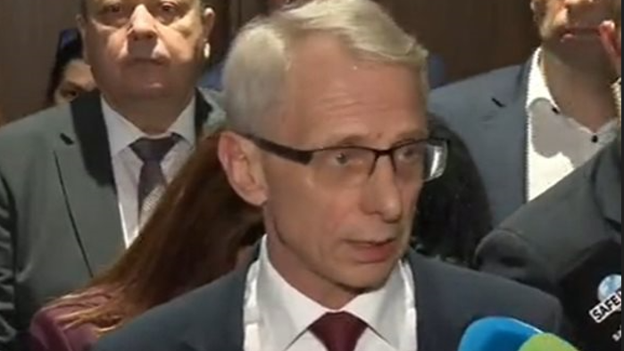 Денков: Подписахме споразумение, държавата няма да затваря административно централи на въглища