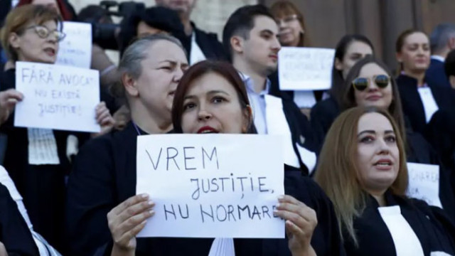 Адвокати в Румъния излязоха на протест заради бавни съдебни решения