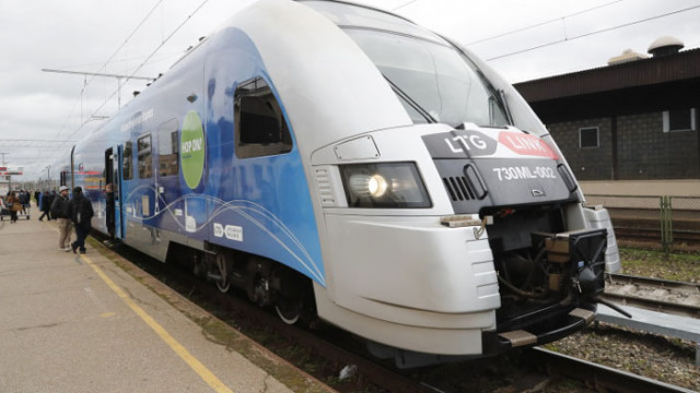 Два влака се удариха челно в Полша
