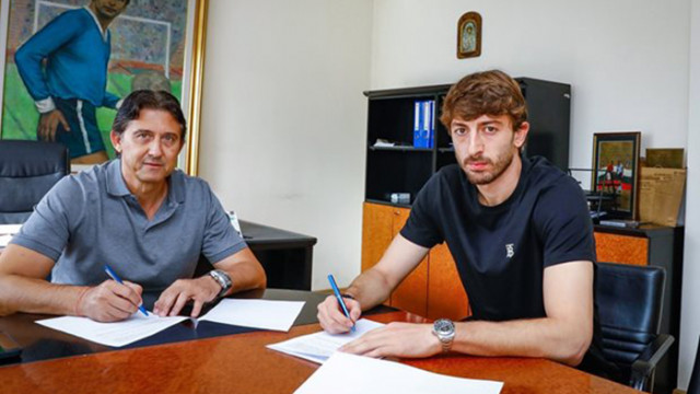 Левски подписа нов договор със своя основен защитник Сините удължиха