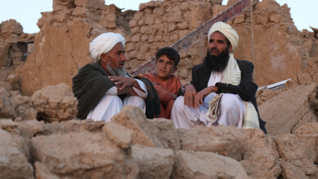 Серия от мощни земетресения в Афганистан отне живота на повече