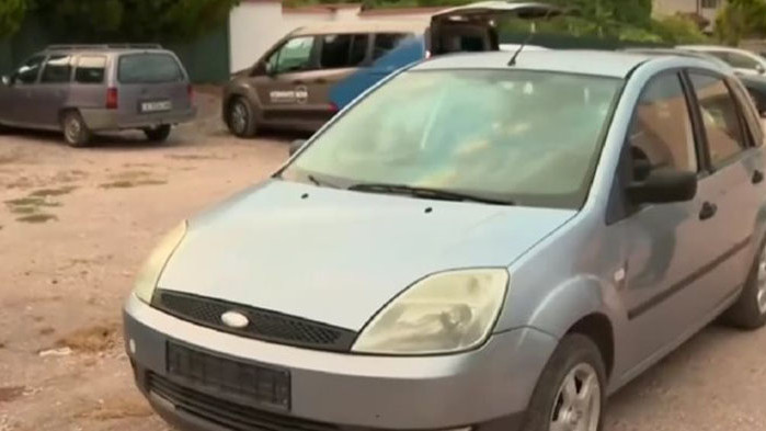 Мъж чака 10 години, за да регистрира колата си, която се оказва крадена