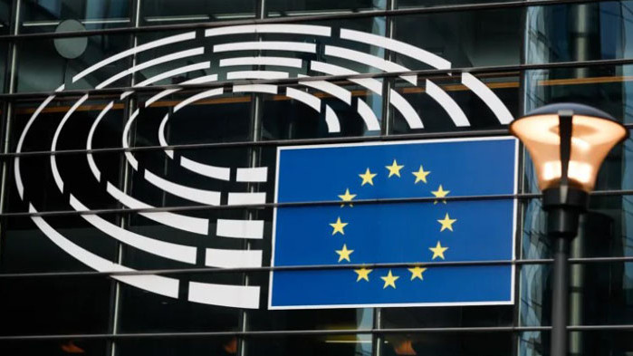 Брюксел обсъжда налагането на санкции на Сърбия