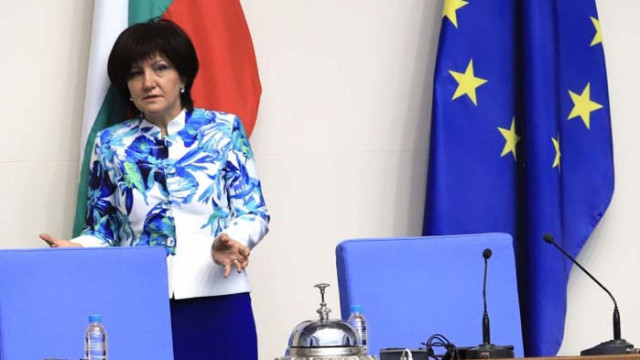 Караянчева: Румен Радев е подстрекател на безредиците