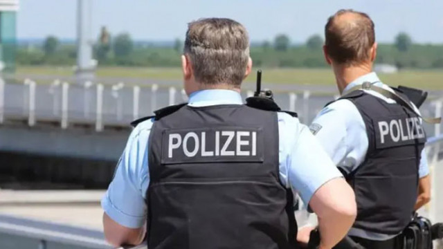 Германската полиция извърши обиски за да арестува десни екстремисти за