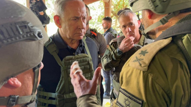 Израелският премиер Бенямин Нетаняху посети израелските войски  струпани на границата с ивицата