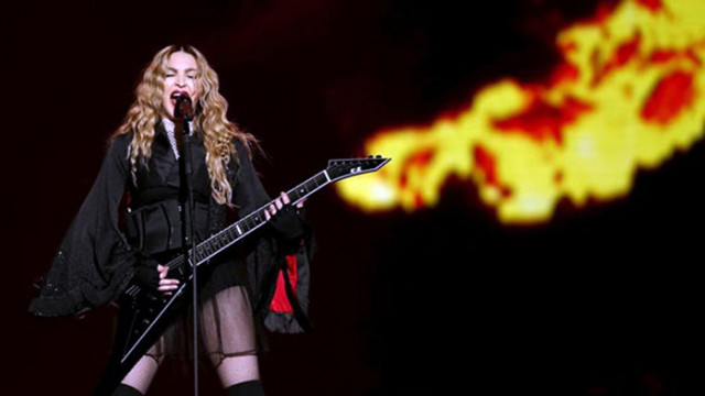 Световната поп икона Мадона откри своето турне в Лондон с