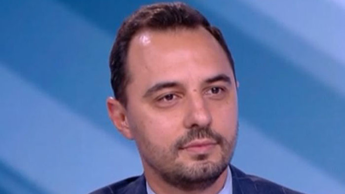 Държавата стриктно ще следи преминаването на "Лукойл" към неруски петрол