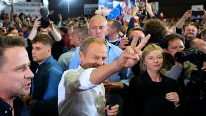Полският опозиционен лидер Доналд Туск обяви началото на нова ера
