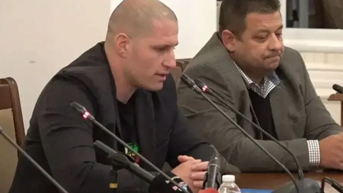 Почти до бой се стигна на комисията за машинния вот. Влогърът Цанов: Аз също не искам да съм тук