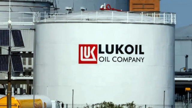 Синдикатите в рафинерията Лукойл Нефтохим се събраха извънредно за да обсъдят