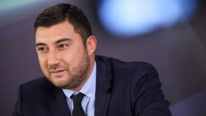 Е, не! Безобразни лъжи, хвалба с чужди доклади, кражба на