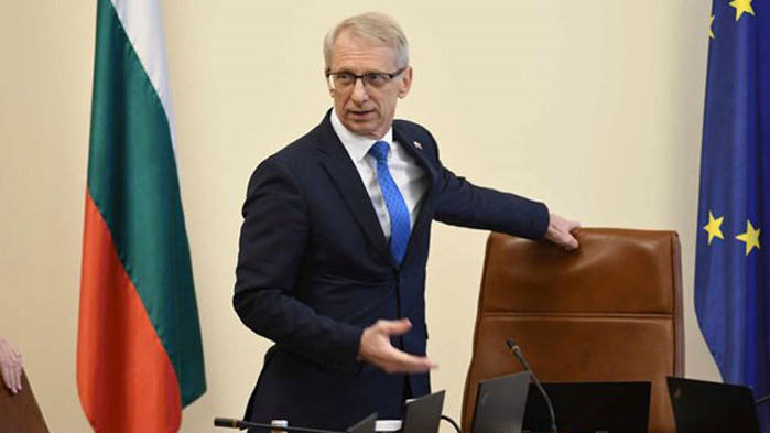 “Лукойл ще платят данъците, които дължат за годините, обяви премиерът