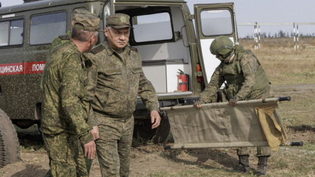 Руският министър на отбраната Сергей Шойгу инспектира командните пунктове на