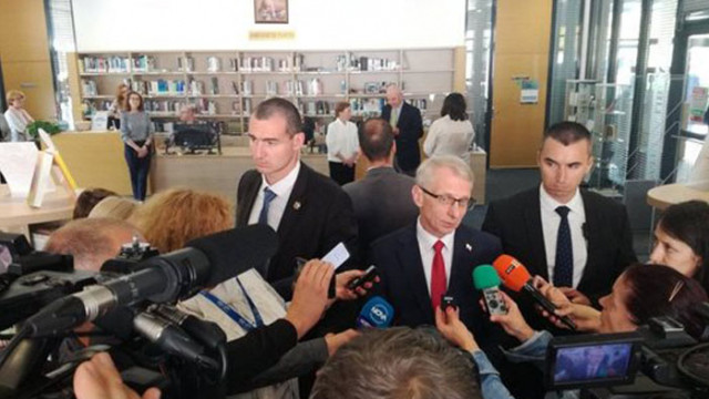 Според Денков е очевидно че Пеевски и Борисов работят в