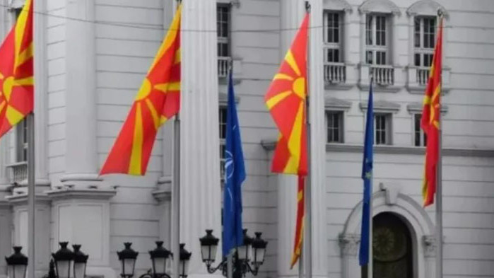 Фон дер Лайен иска Скопие да приключи с конституционните промени