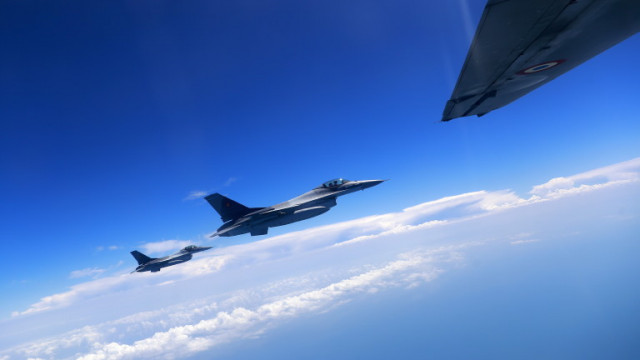 Бойните самолети F 16 обещани от Нидерландия за обучение на украински пилоти