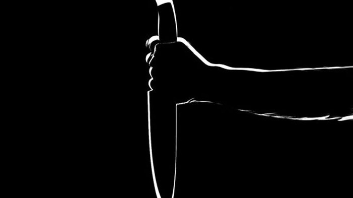 Пиян заплашва с нож непълнолетни и удря 18-годишен в Шумен