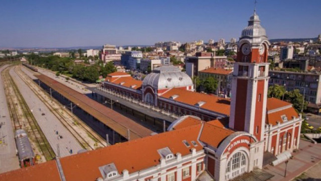 Рецидивисти откраднаха 200 метра кабел от ЖП гарата във Варна