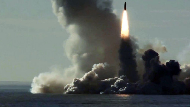 Новата руска атомна подводница Император Александър III  извърши успешно тестово изстрелване