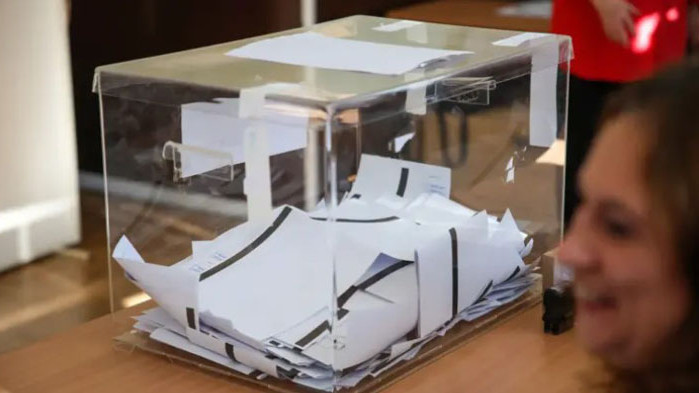 Извън трите големи града – София, Пловдив и Варна, оспорвани