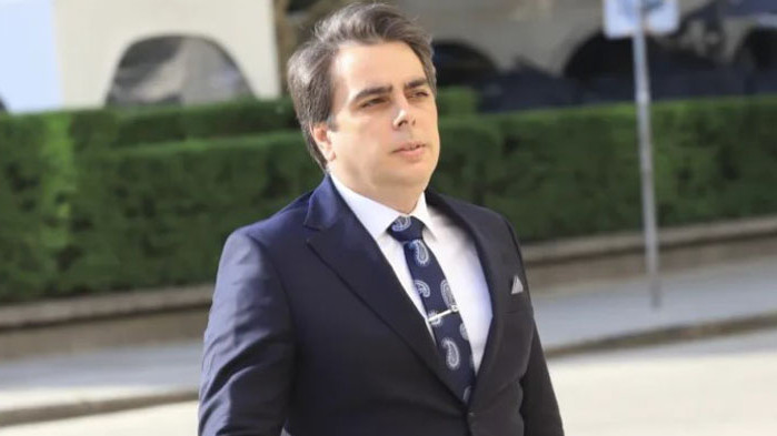 Асен Василев: Радев не е в час с политическите процеси в страната