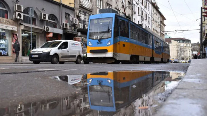 Дрогиран ватман блъсна шофьор в София и избяга