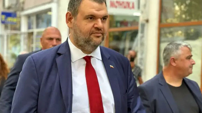 Делян Пеевски: Решението за оставка е лично на Карадайъ