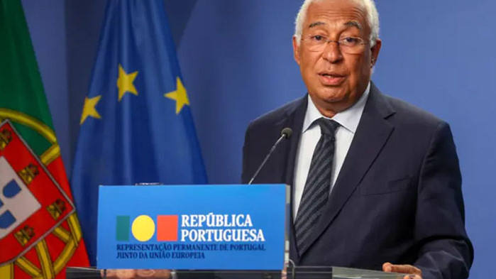 Португалският министър-председател, социалистът Антониу Коща, обяви, че подава оставка след